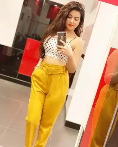 Ratia Escort